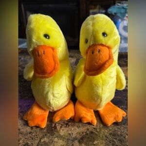 Ty Beanie Buddy “Quackers” Yellow Duck Plush Lot (Set of 2) – 1999 Collectible